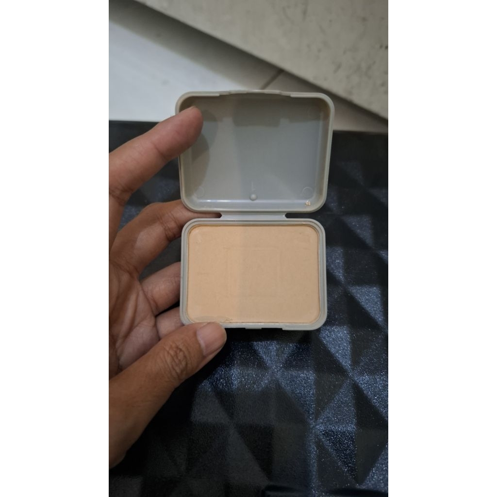 PL bedak padat inez natural