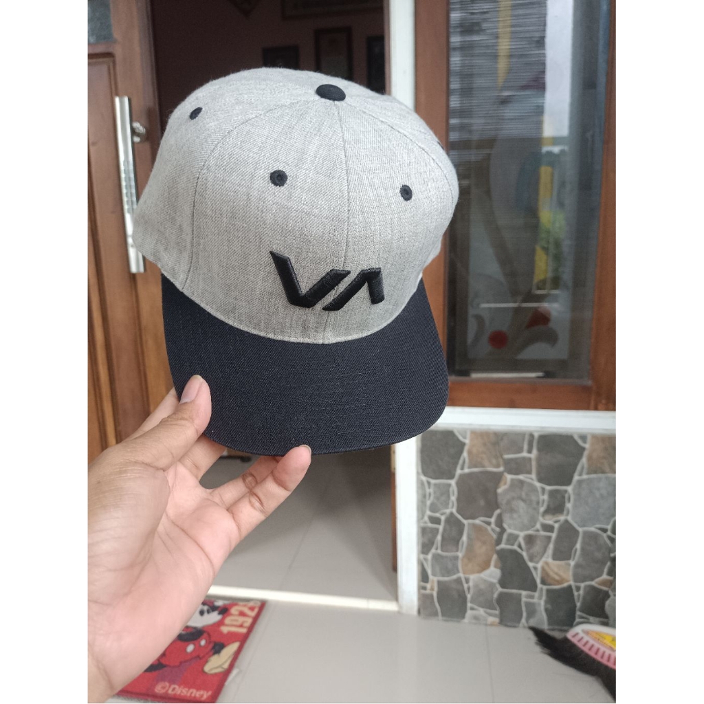 Topi RVCA X STARTER