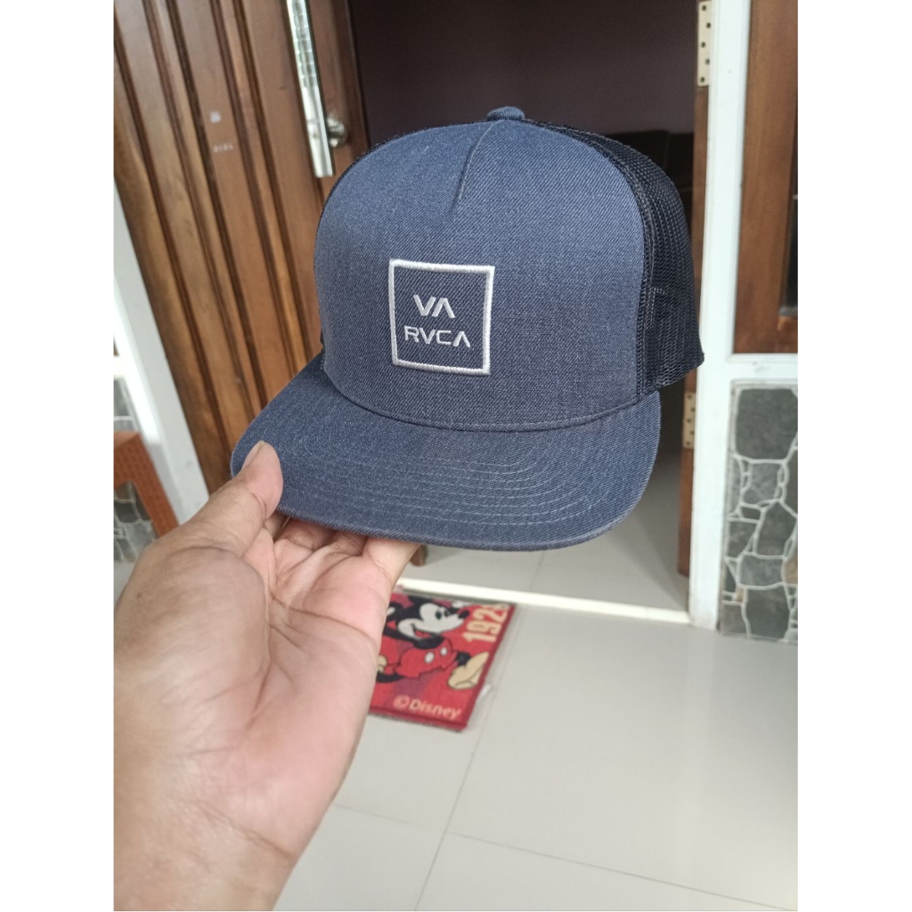 Topi RVCA trucker