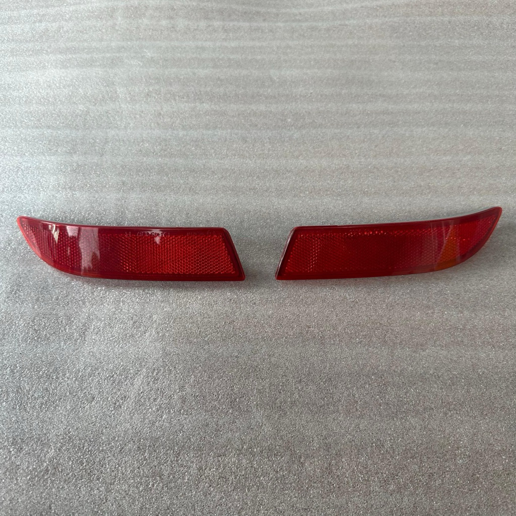 Reflektor Mata Kucing Bamper Belakang Avanza 2012-2019 ORIGINAL