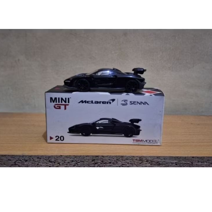 Mini GT Mclaren Senna Onyx Black RHD (20)