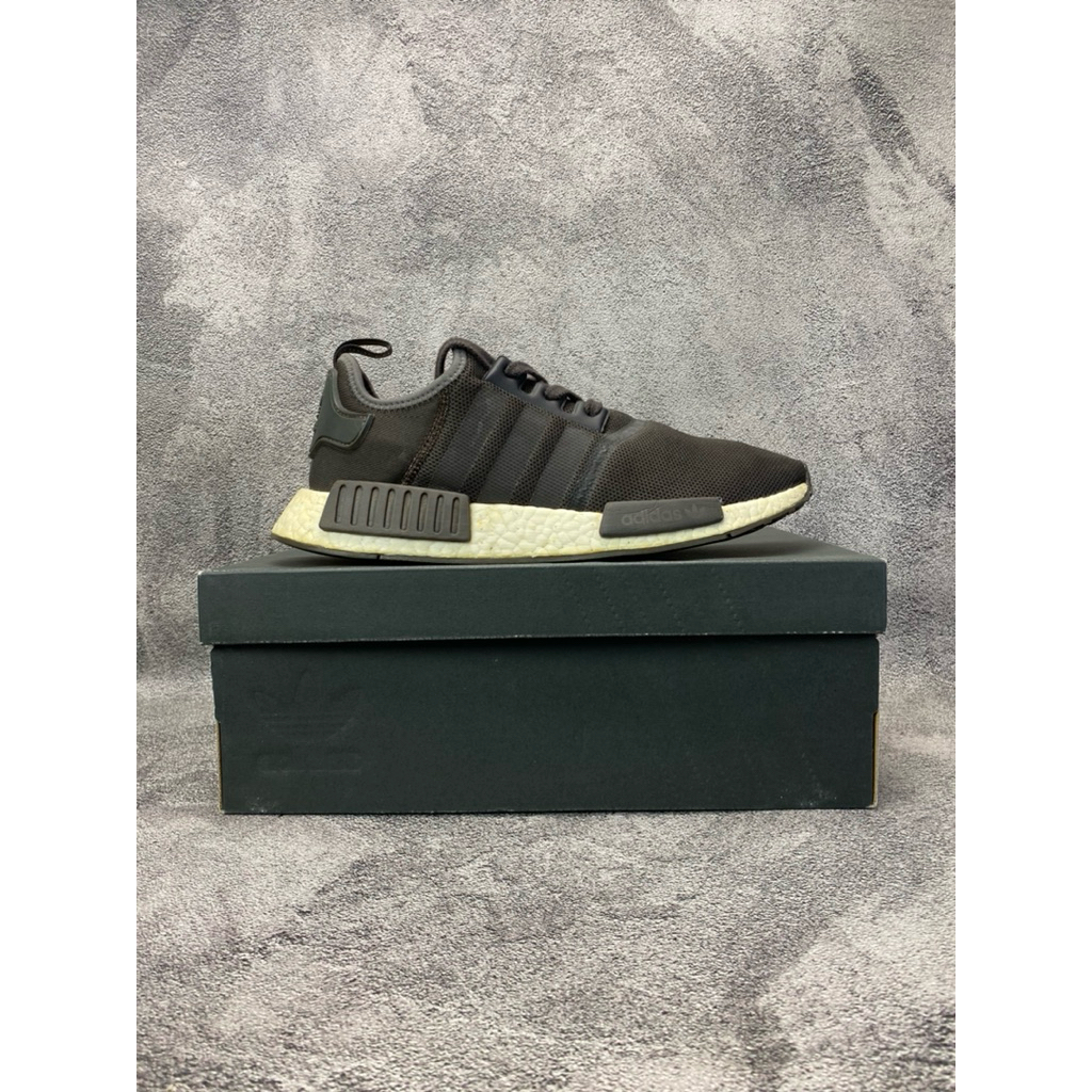 Sepatu Second Original Box Adidas NMD R1  Size 43 1/3