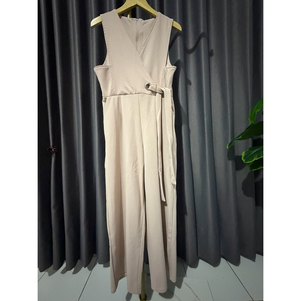 Preloved jumpsuit wanita | jumpsuit murah | jumpsuit kekinian | jumpsuit timeless