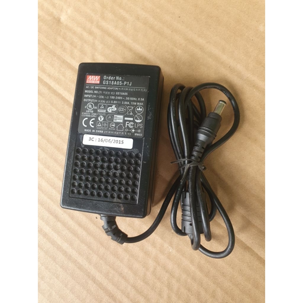 AC DC switching adaptor 5.0v. 15w