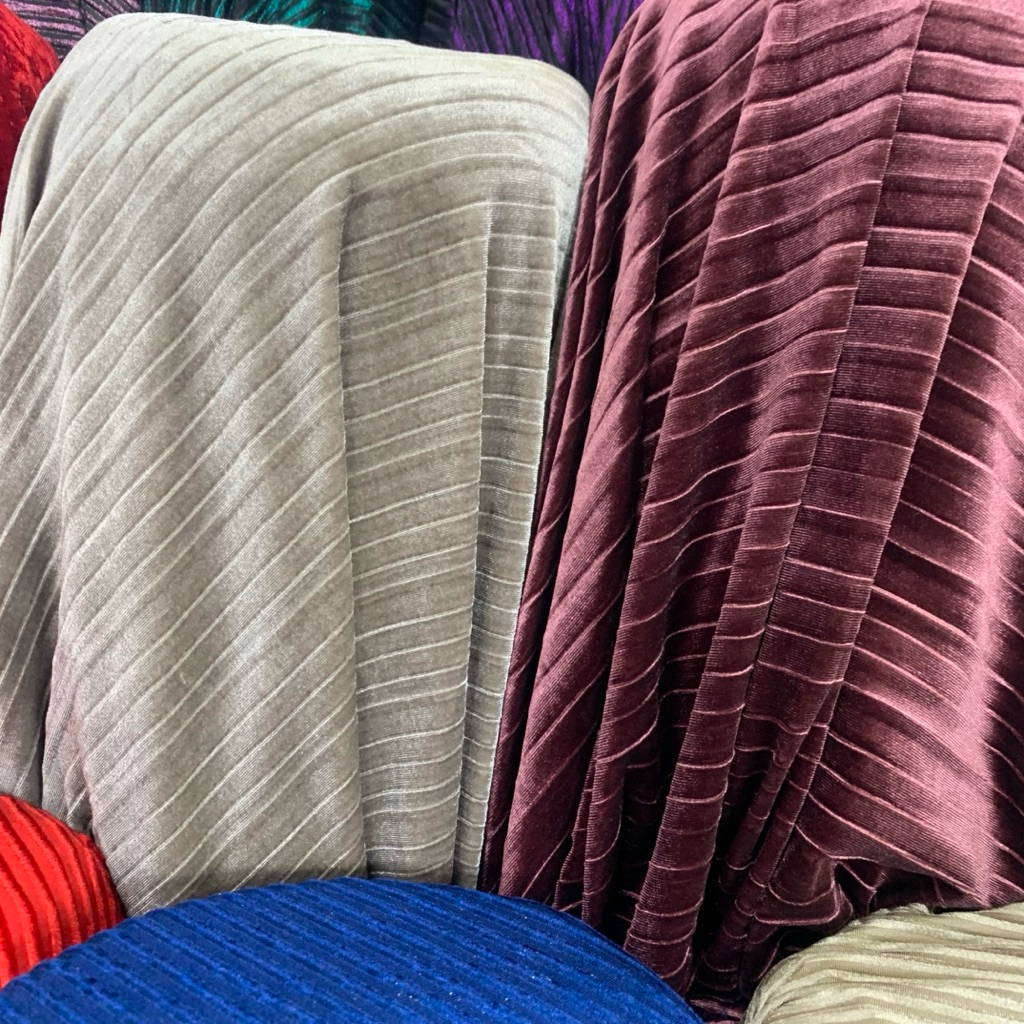 kain plisket beludru - beludru pleat - kain beludru martin pleat - kain pleat beludru