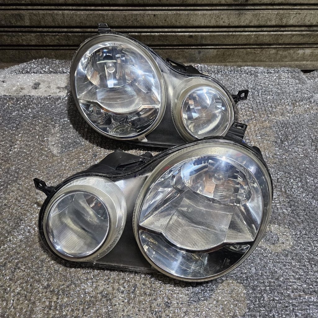 Headlamp Vw Polo 9N 2001-2006 Original Valeo