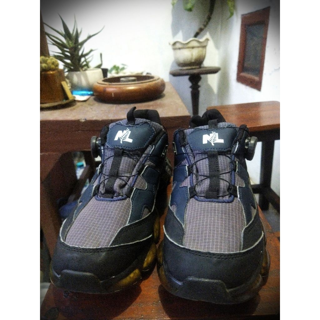 sepatu trail run boa system seken brand Northland sz 43