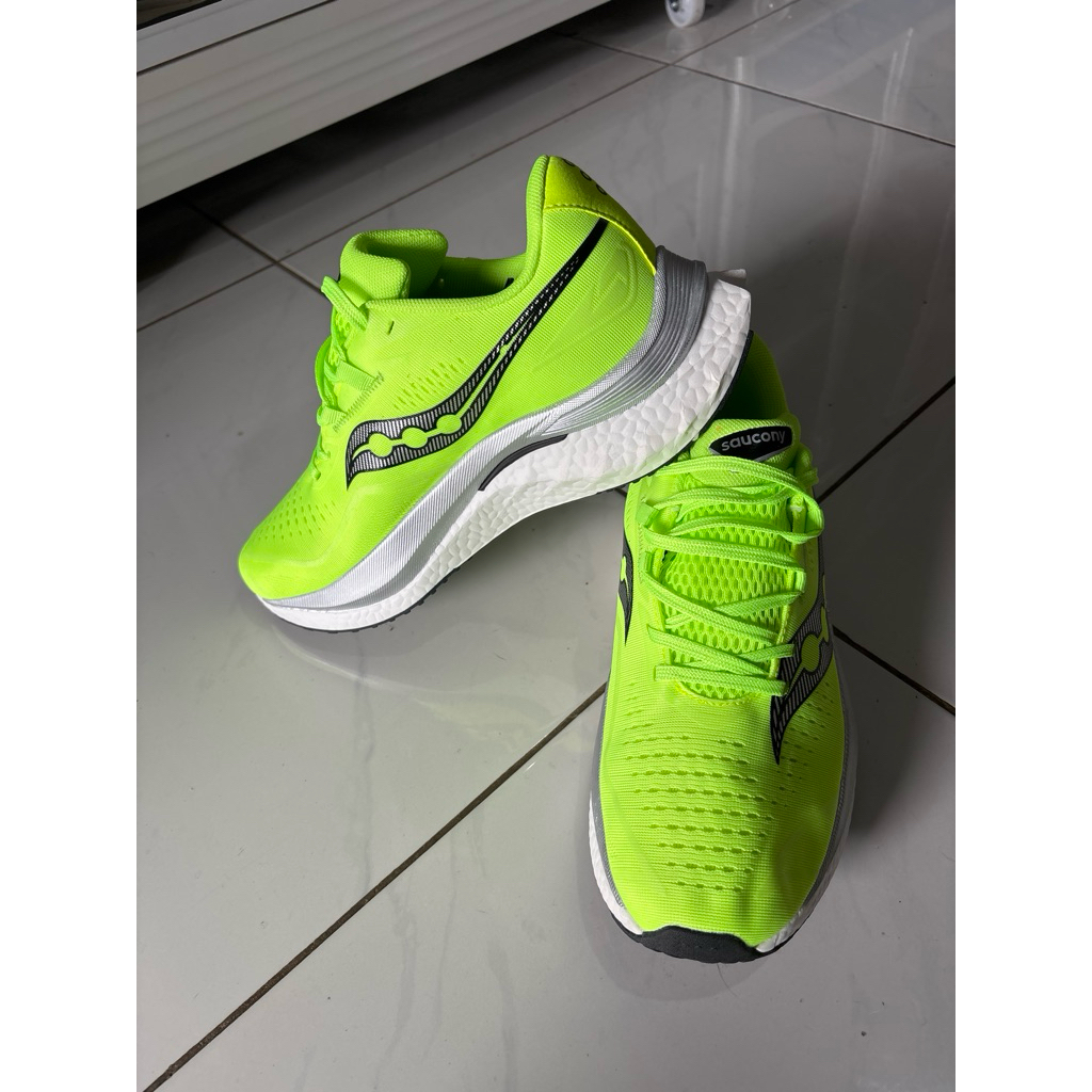 saucony running 43/275