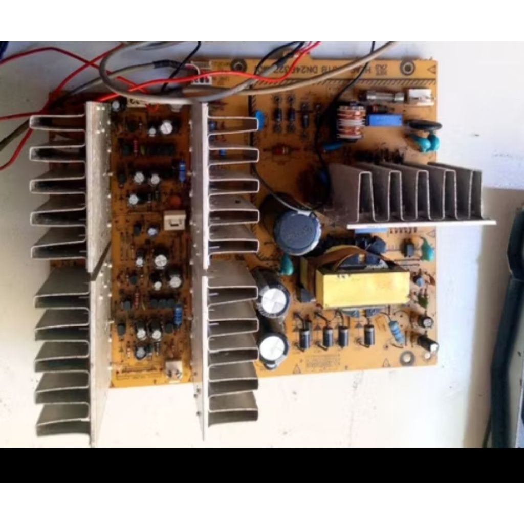 mesin speaker aktif Polytron atau power amplifier