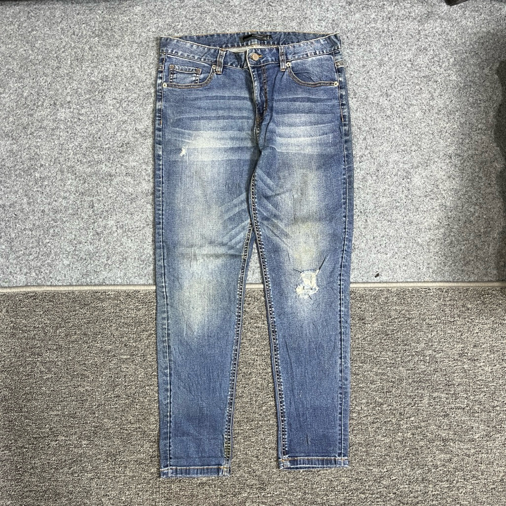 H connect jeans ripped pria