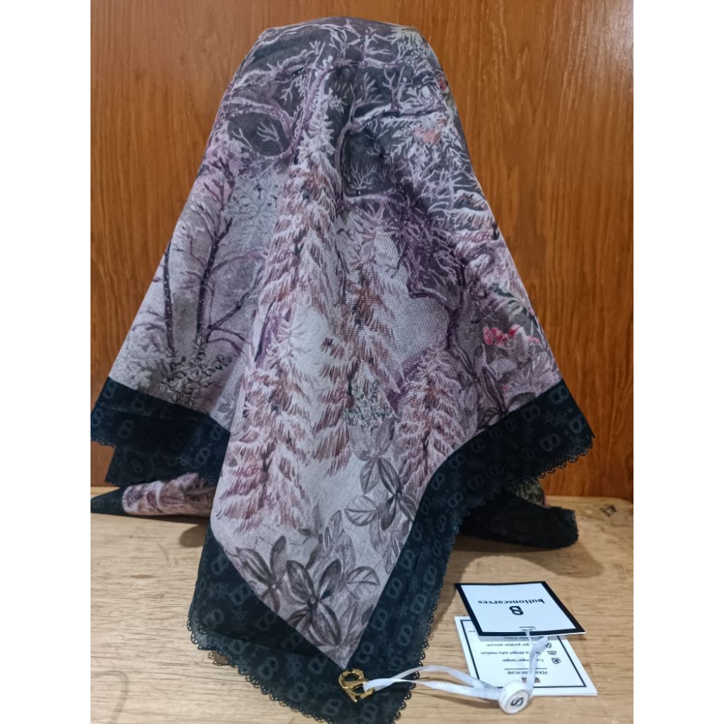 Buttonscarves Holiday new
