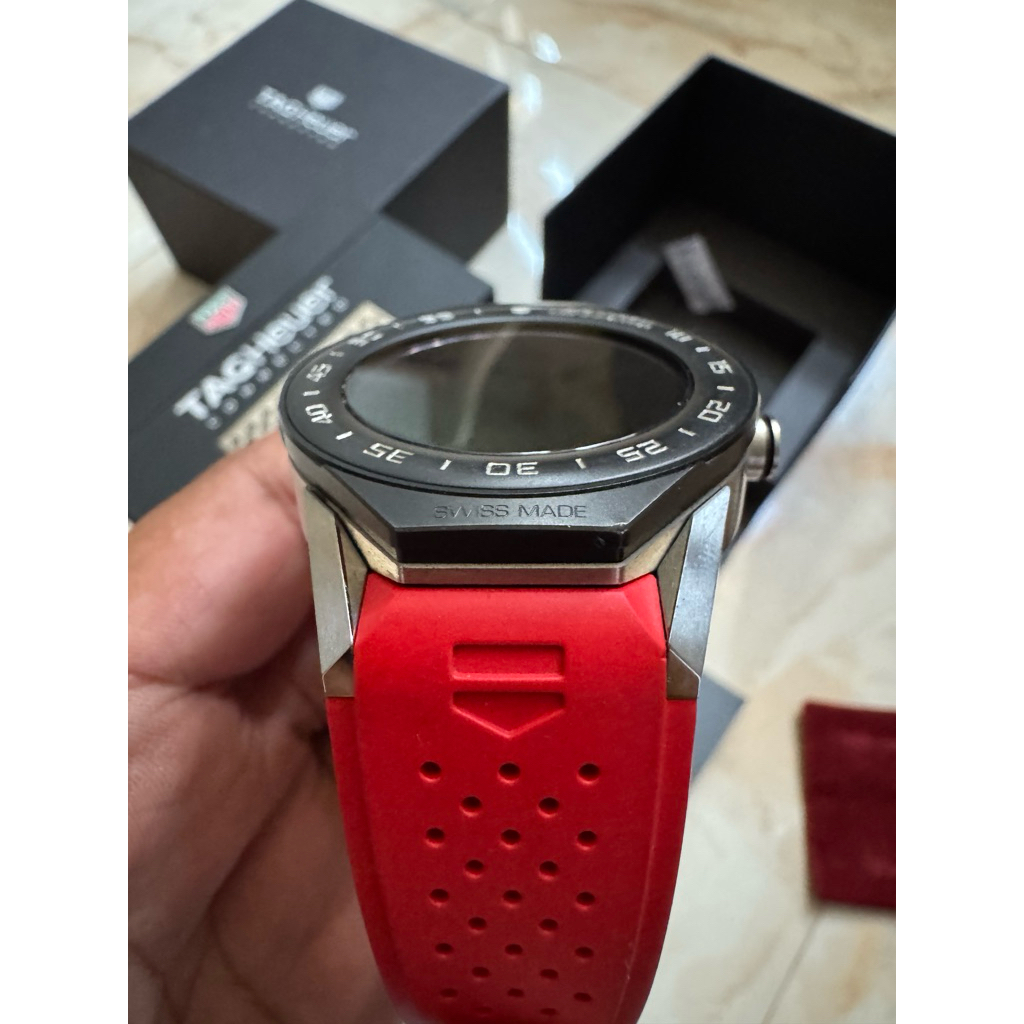 Tag Heuer Connected Titanium SBF818000