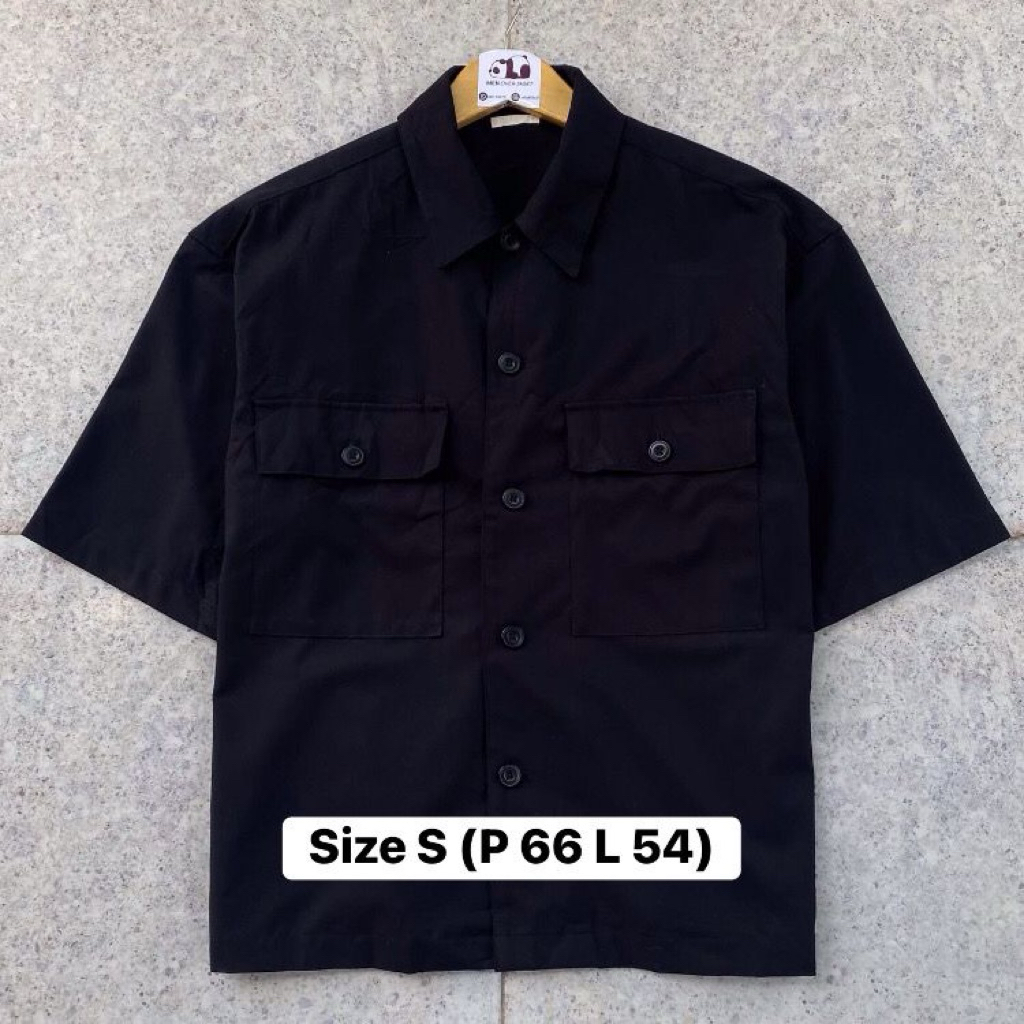 Kemeja Hitam Boxy Gu Uniqlo