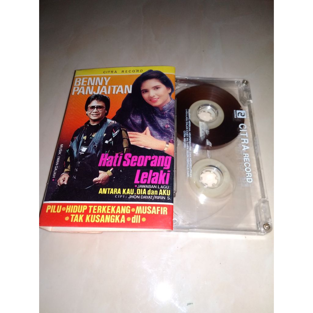 KASET BENNY PANJAITAN JAWABAN LAGU POPPY MERCURY HATI SEORANG PRIA