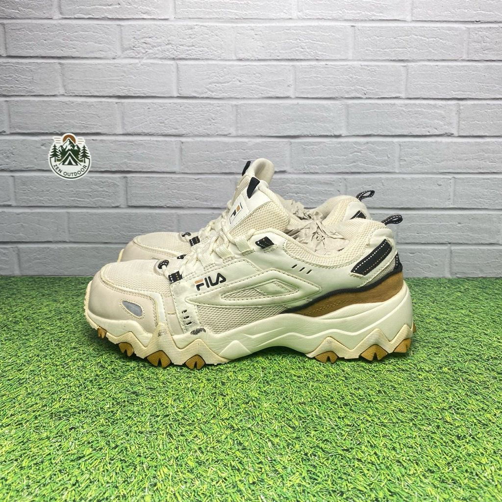 sepatu outdoor casual Fila oakmont Tr low Size 42