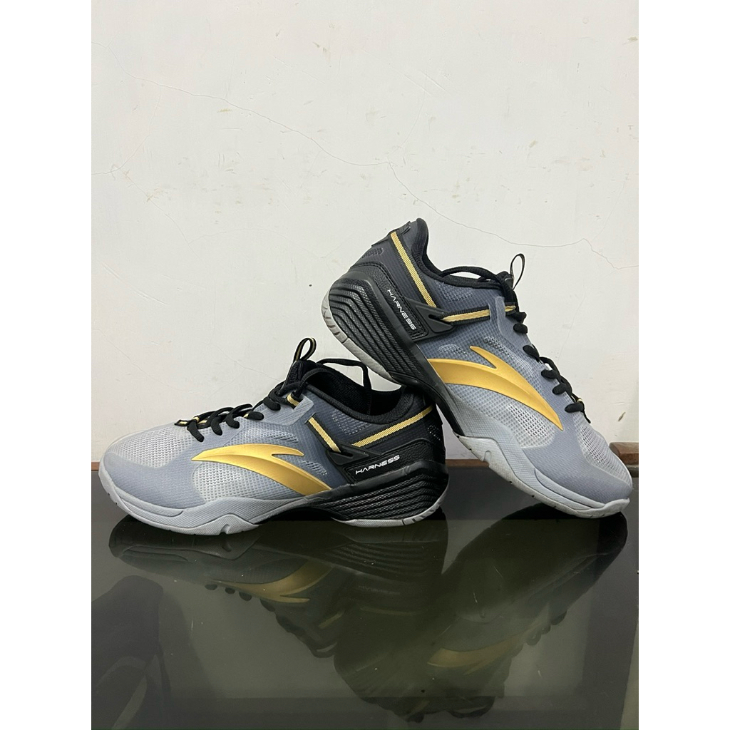 Sepatu Badminton ANTA (size 41)