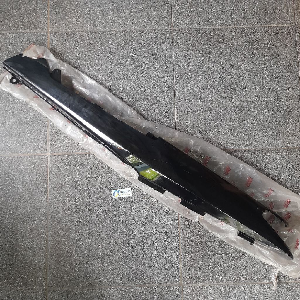 cover body bodi belakang kanan cover side yamaha sigma hitam original 4YY-F1741-00-33