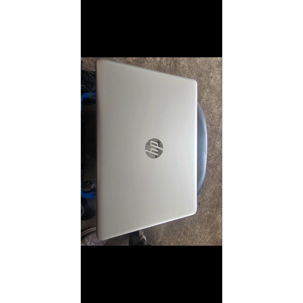 leptop HP AMD E2-9000e Radeon R2