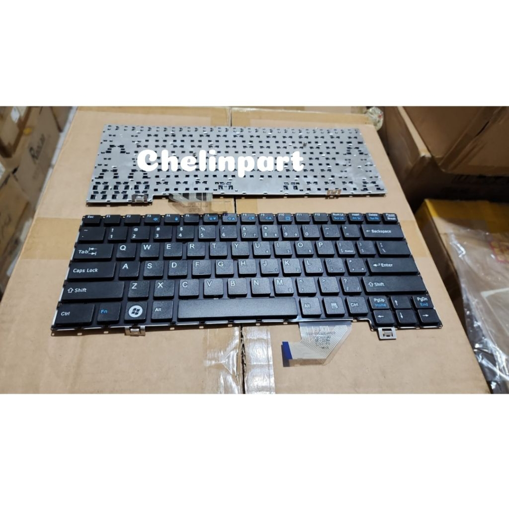 Keyboard Fujitsu LifeBook SH572 SH771 SH772 T732 T734 T902 MP-11C33US-D853W CP617920-01 Hitam