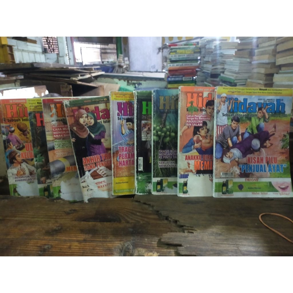 kisah nyata majalah hidayah bekas masih bagus dalam nya original Asli ready random