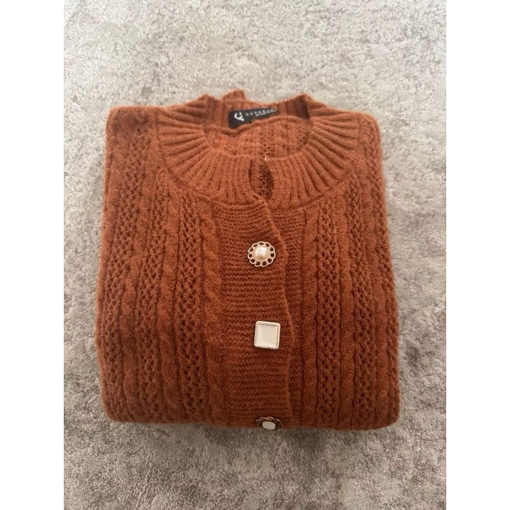 preloved button cardy by Gonegani