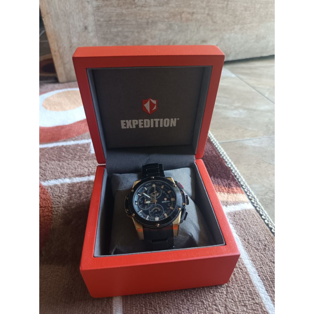 expedition e 6696 M bekas