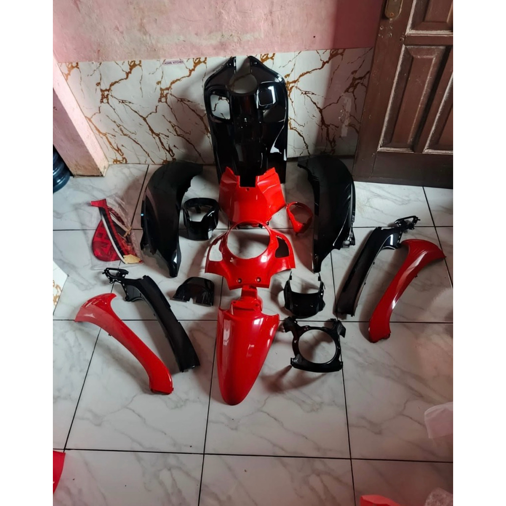 Cover full body halus Scoopy donat prestige th 2021-2024 warna merah hitam