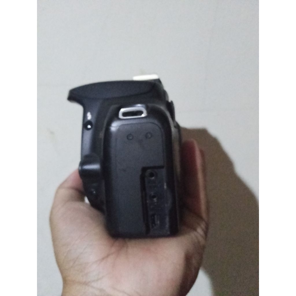 Canon 1000d body only mati