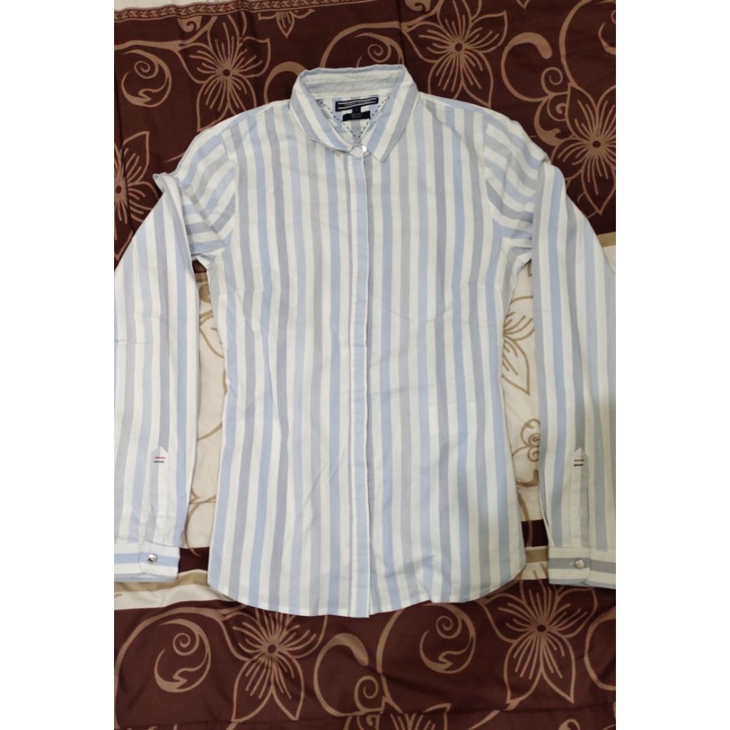 Kemeja Slimfit Tommy