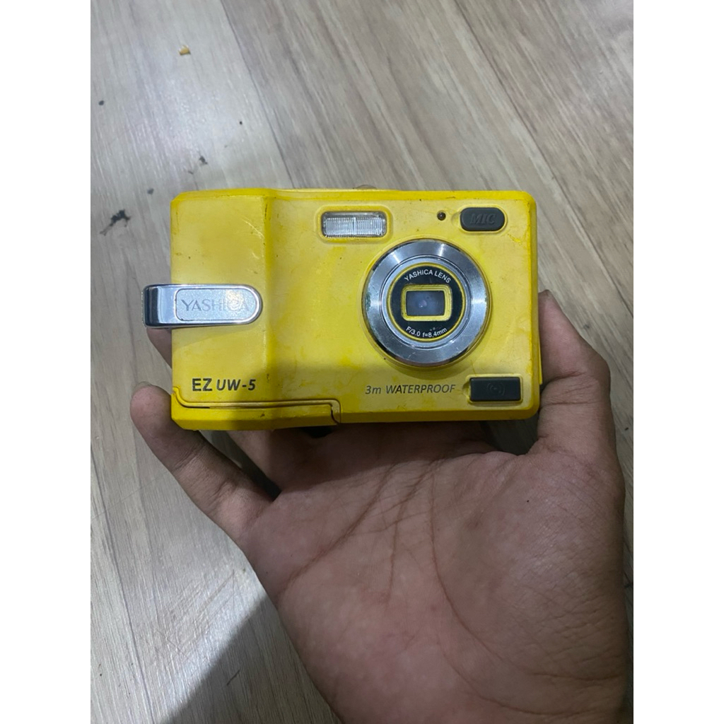 DIGICAM YASHICA EZ UW 5