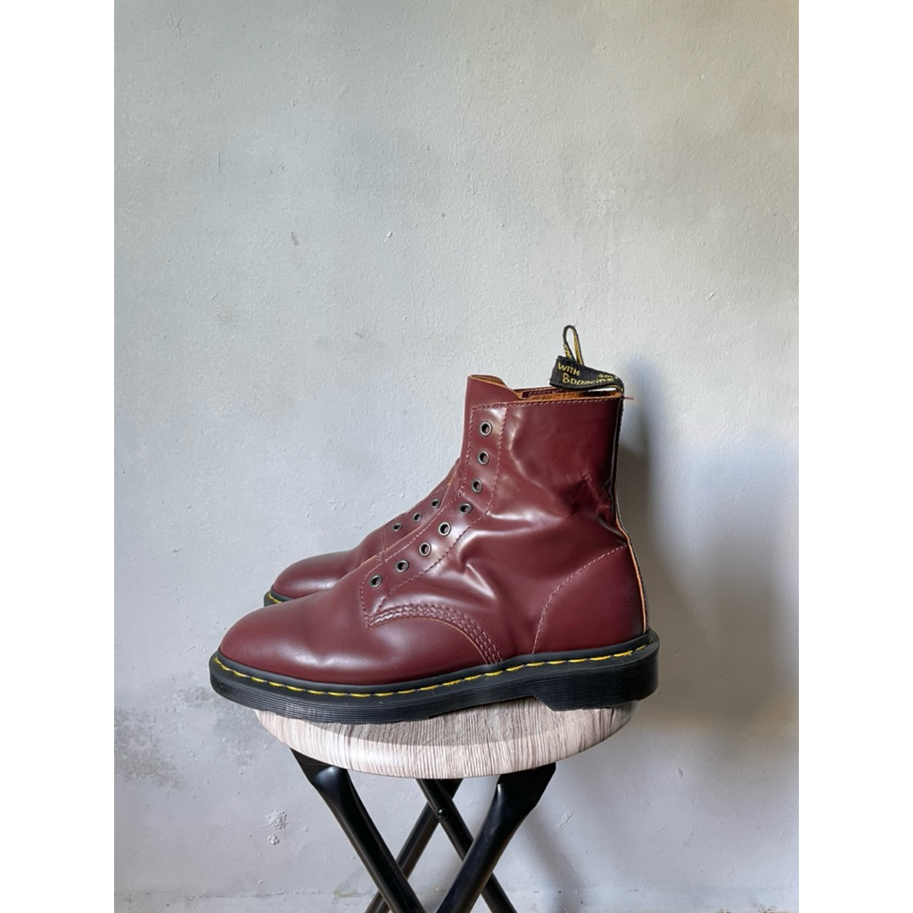 Dr. Martens 1460 Laceless Oxblood Vintage Smooth