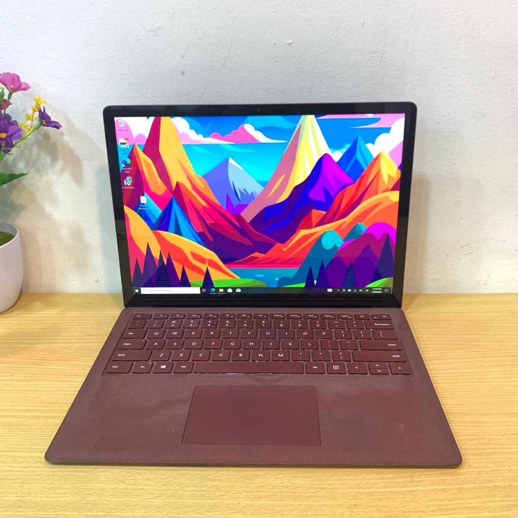 Laptop surface laptop 2 core i7 gen 7 || RAM 16gb SSD 512gb + Touchscreen (Red Color)