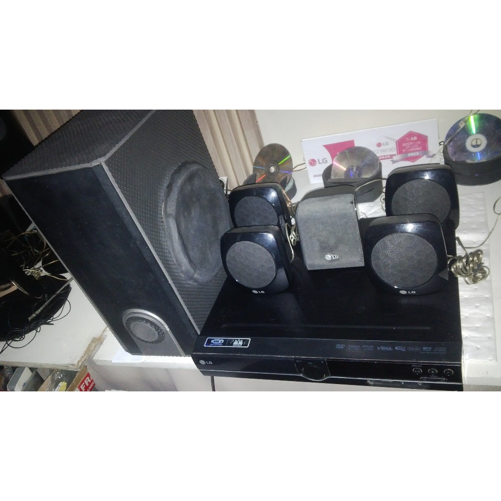 LG HOME THEATER HT355SD BEKAS TANPA USB FUNGSI HANYA DVD PLAYER NORMAL DAN 5 BUAH SPEAKER DAN 1 BUAH