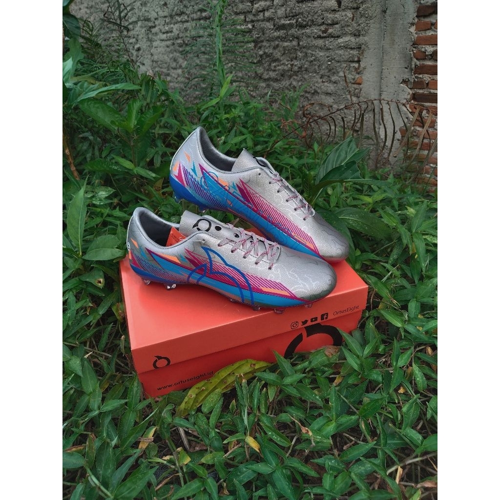 sepatu bola ortuseight catalys incognity beckam putra free kaos kaki dan deker