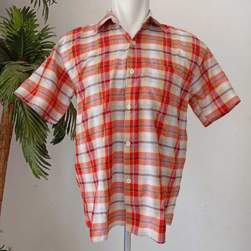 Kemeja Pria  Tangan Pendek Motif Kotak-kotak Merah