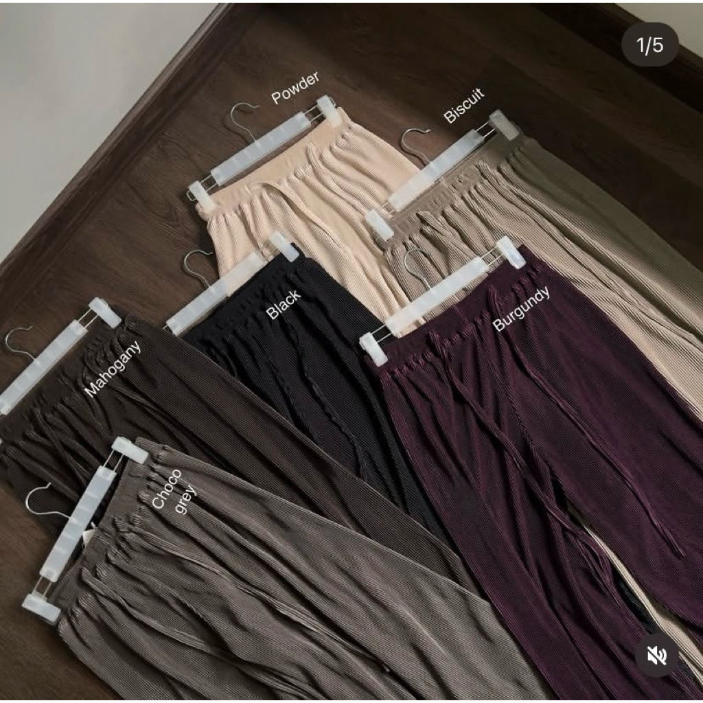 Mia pleats Pants by gelis.shop