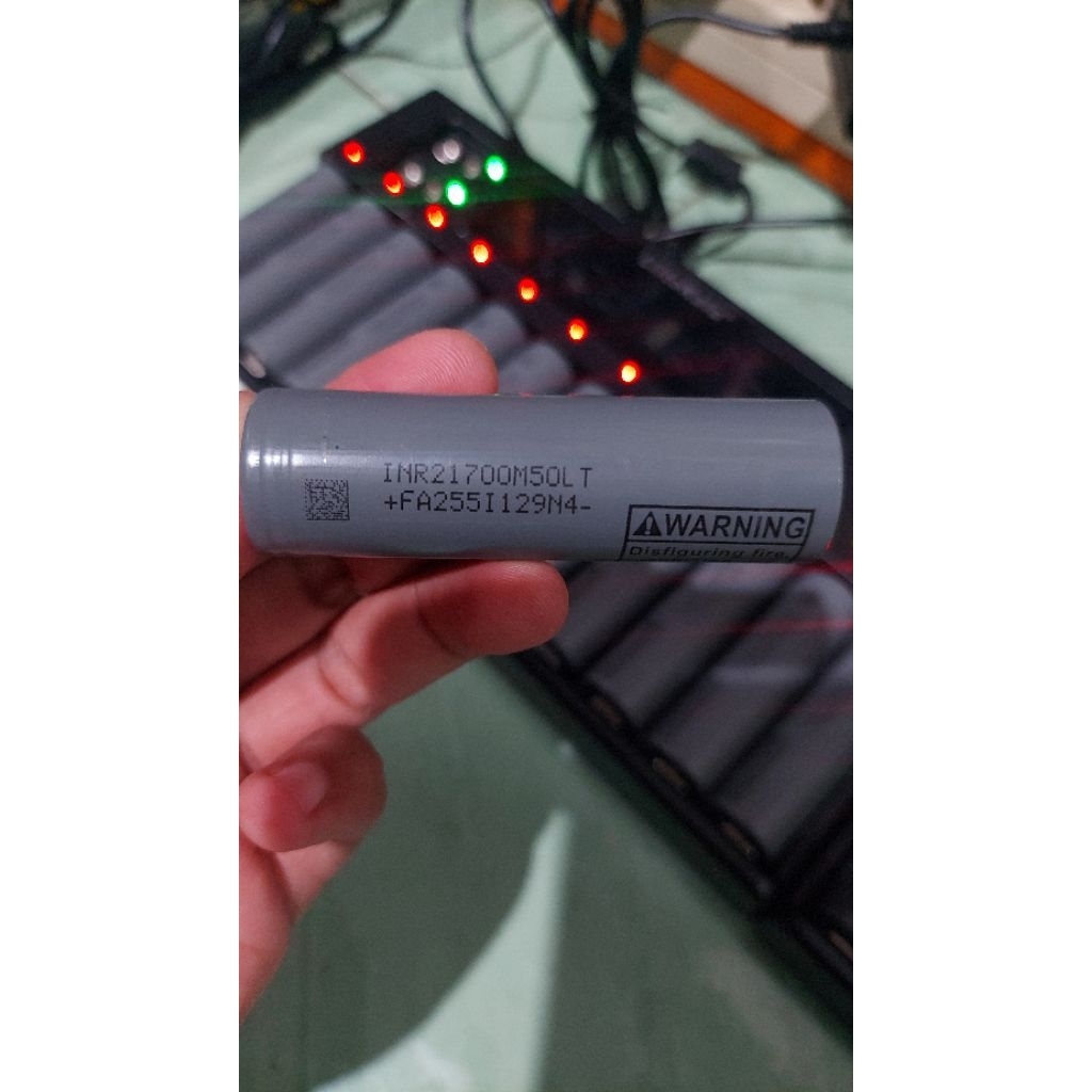 Baterai Lithium Ion LG INR21700M50LT