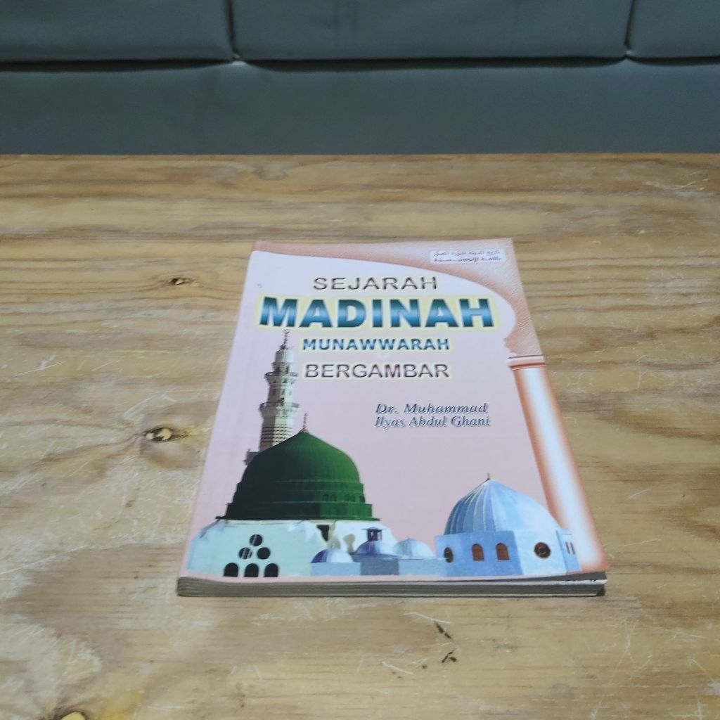 Buku Sejarah Madinah Bergambar