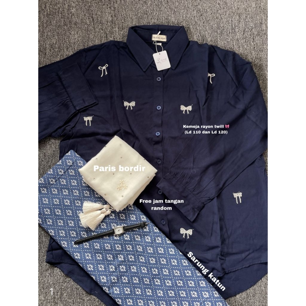 One Set Sarung Katun Kemeja Rayon Twill free hijab Jam tangan One set Santriwati