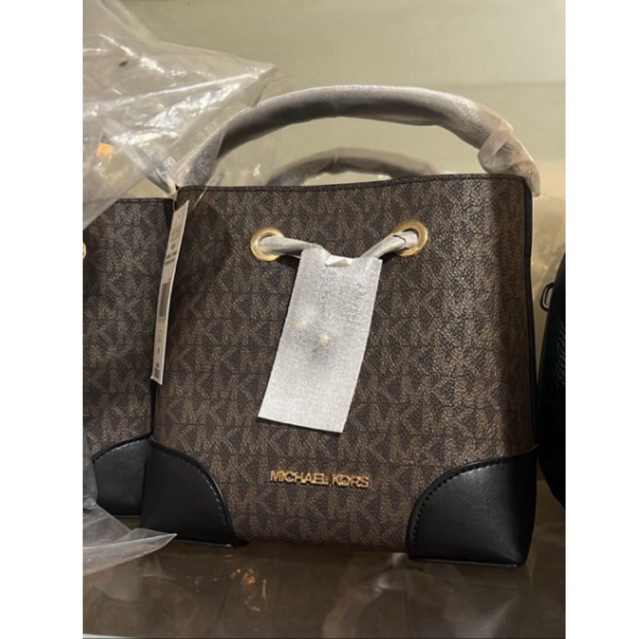 [ ORIGINAL COUNTER ] MK Mercer Small Logo Bucket Bag