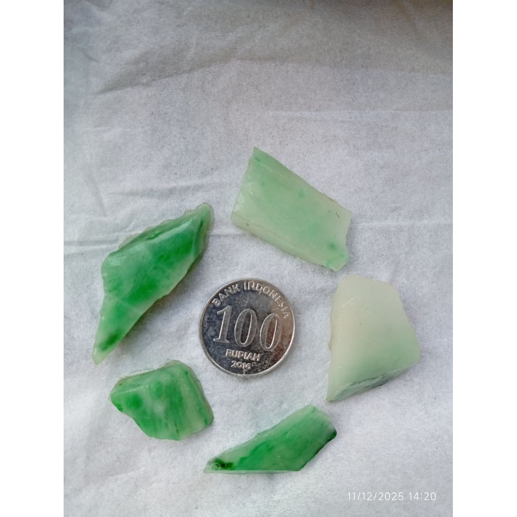 Paket Murah KJP 02 Rought Natural Jadeite Jade/ Bahan Giok Burma Myanmar