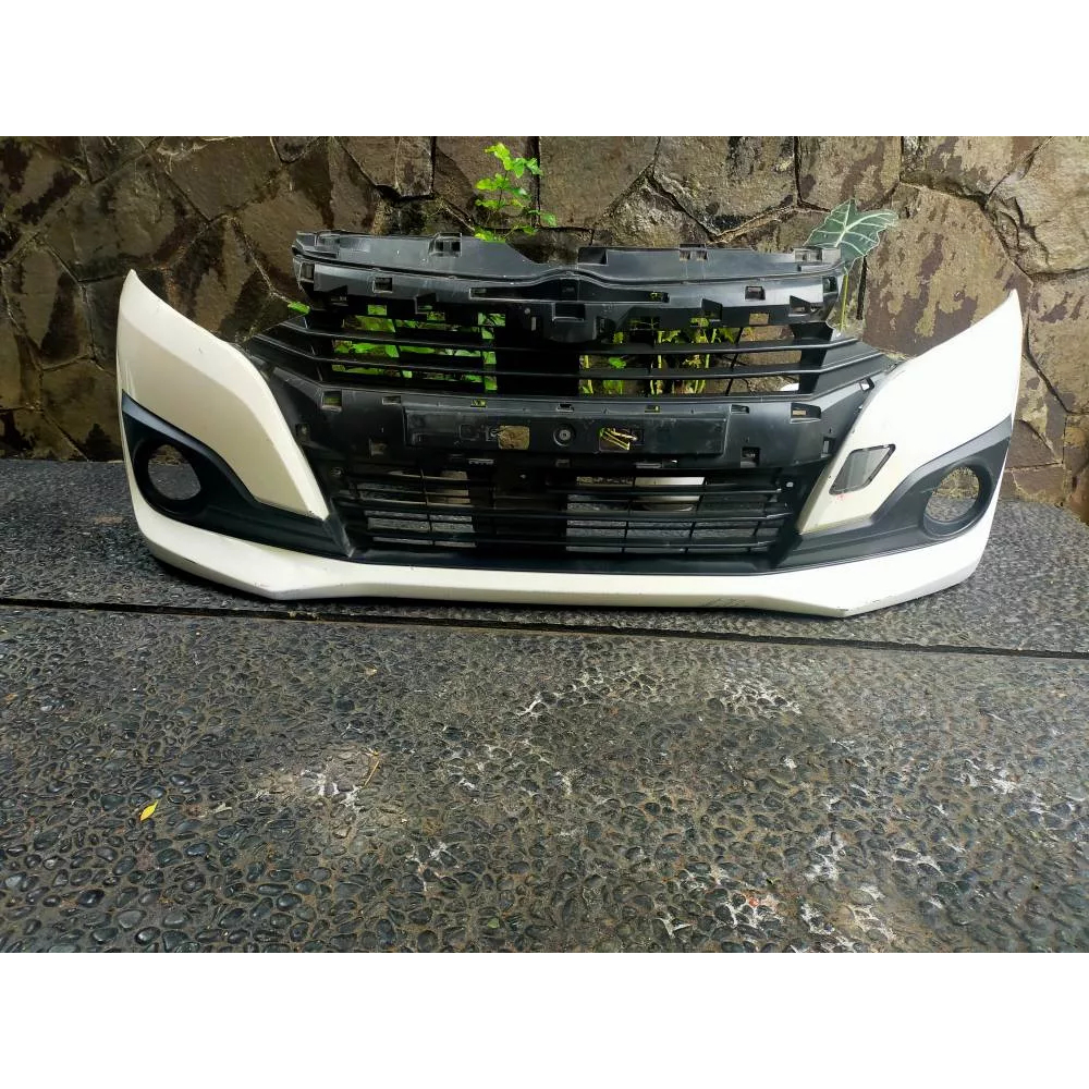 Bumper Depan Daihatsu Ayla Type R Deluxe Tahun 2015 Original