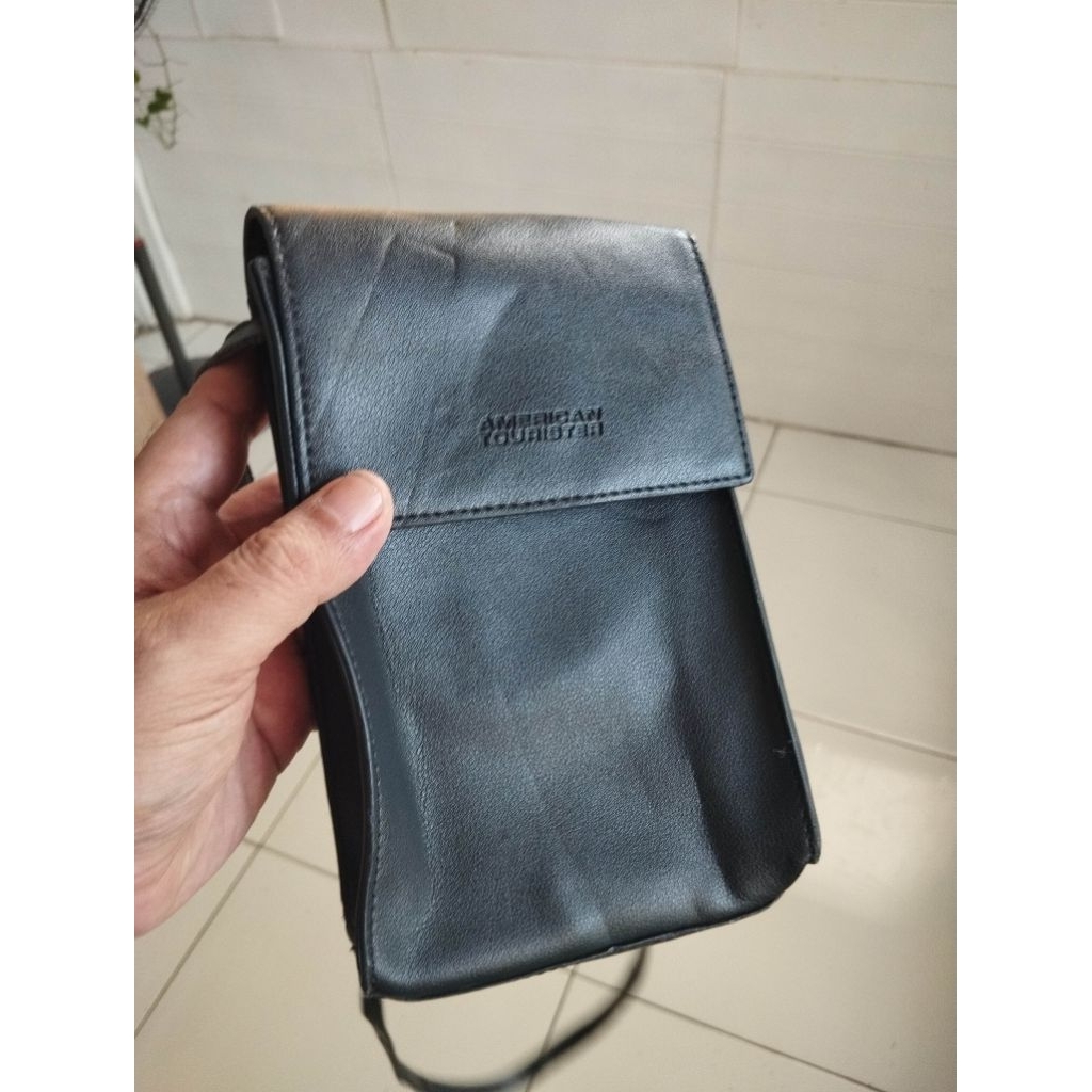 tas selempang buat handphone by American tourister