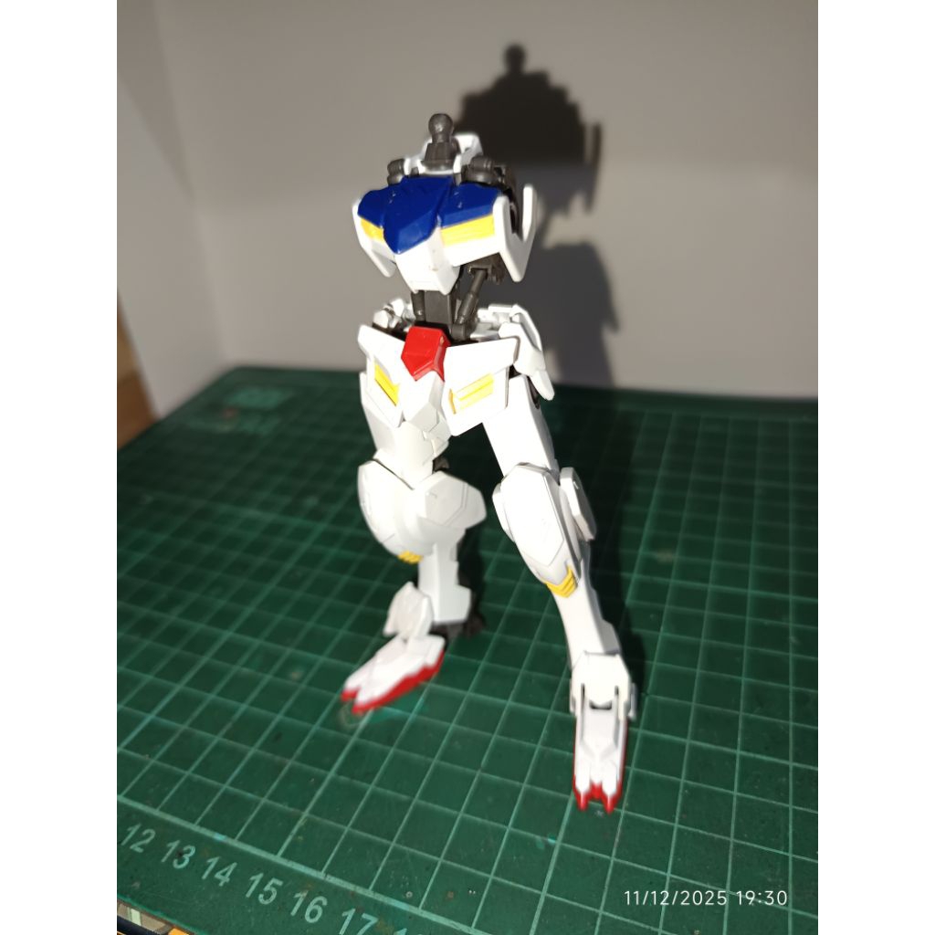 JUNK BODY ONLY TANPA HEAD DAN HAND SEPERTI DI FOTO HG BARBATOS BANDAI