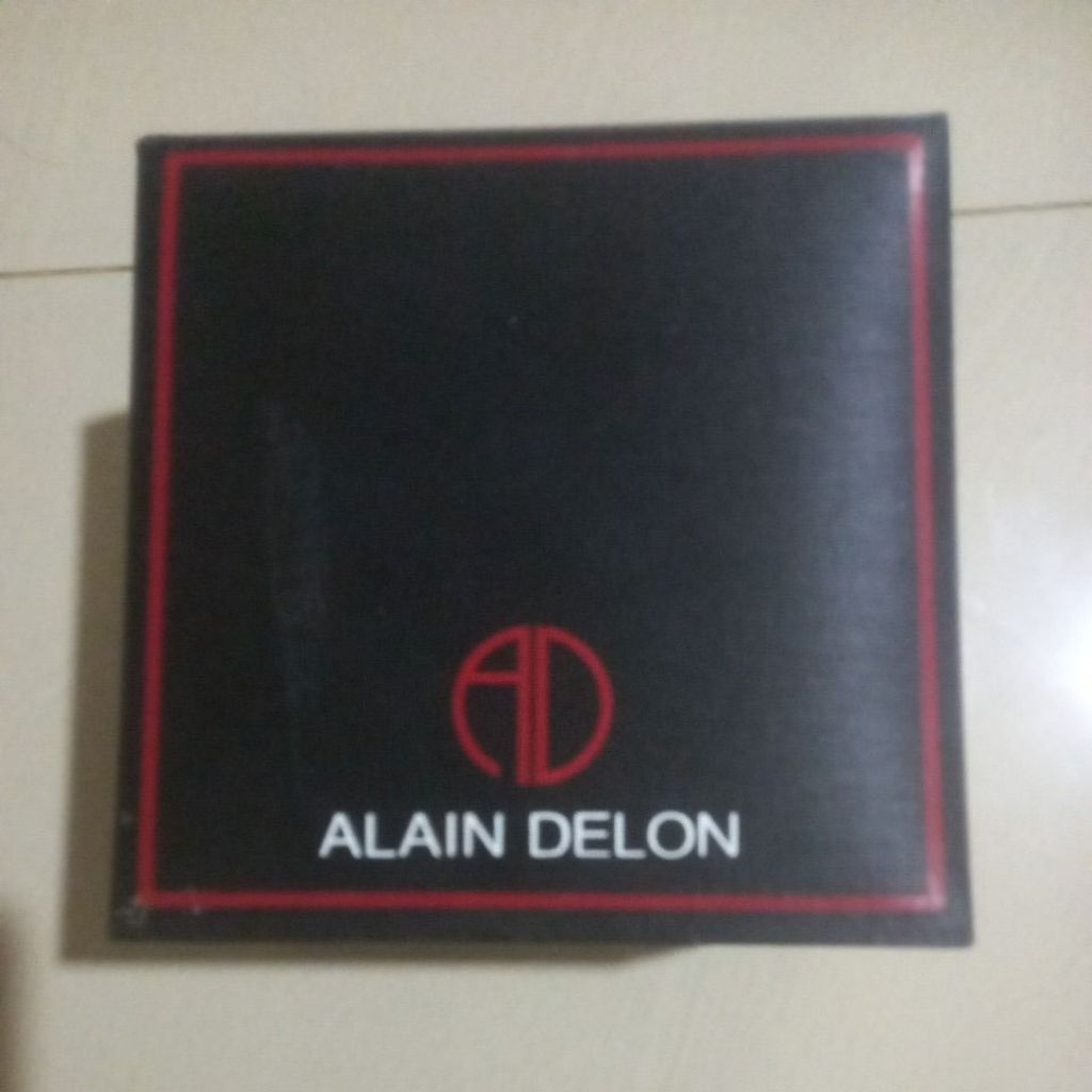 Kotak Jam Alain Delon