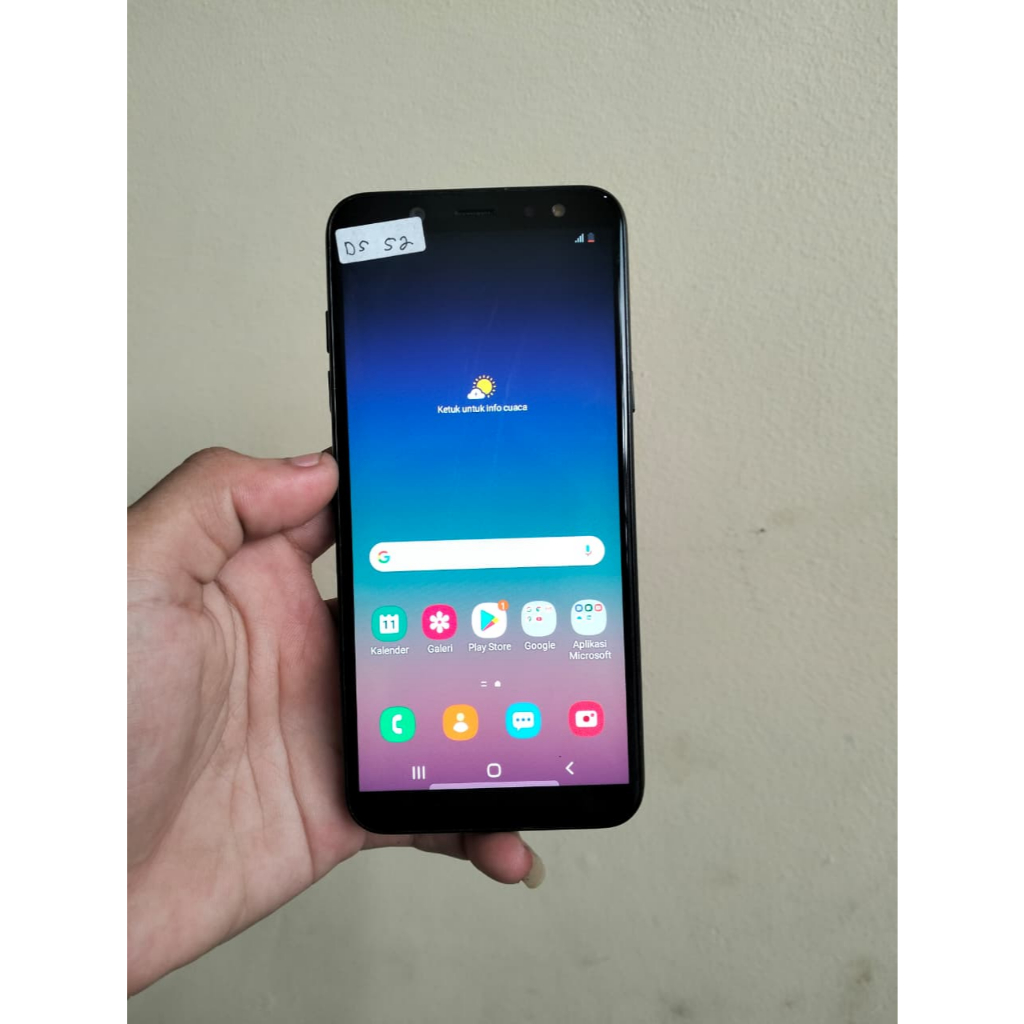 Samsung Galaxy A6 2018 Black RAM 3GB Internal 32GB SIM Dual SIM LTE SEIN BEKAS