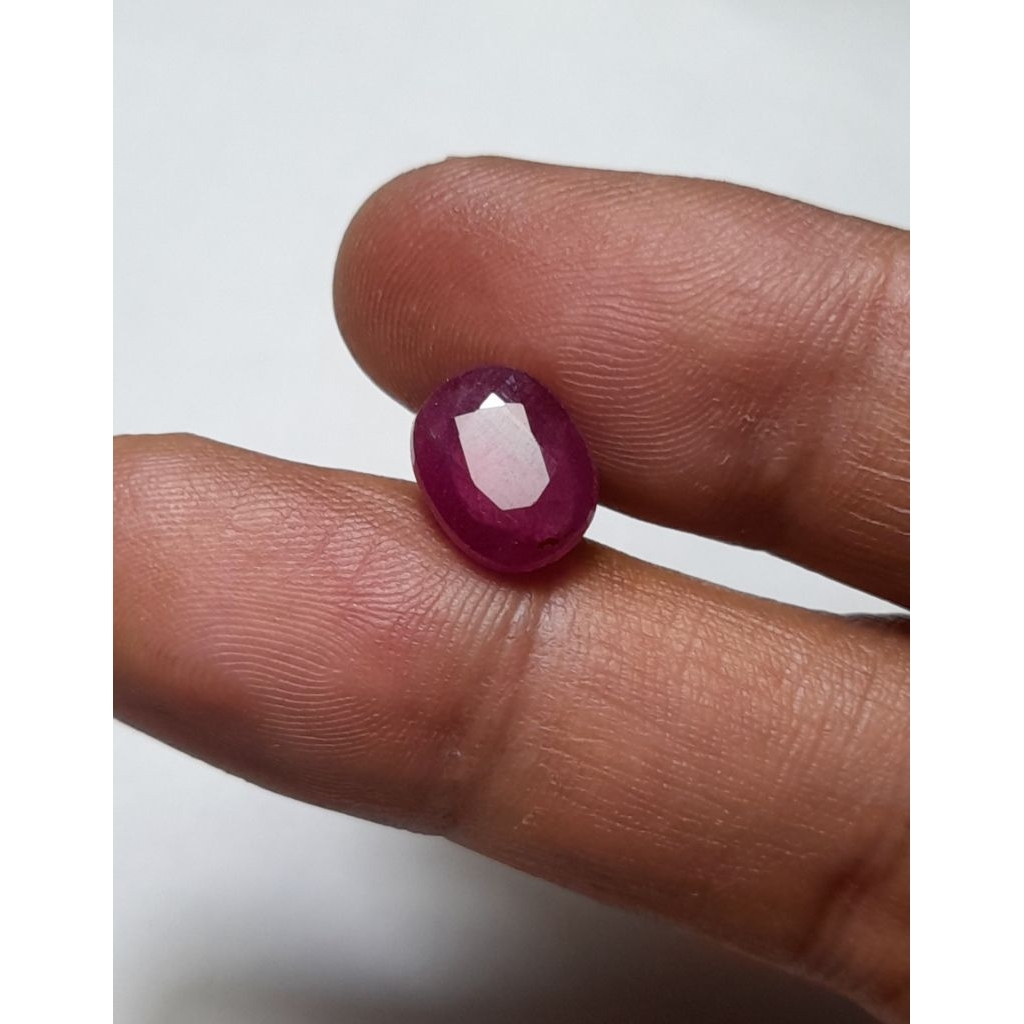 Natural Ruby Burma/Myanmar 4,52 cts Red ,Pigeon Blood Certifikat