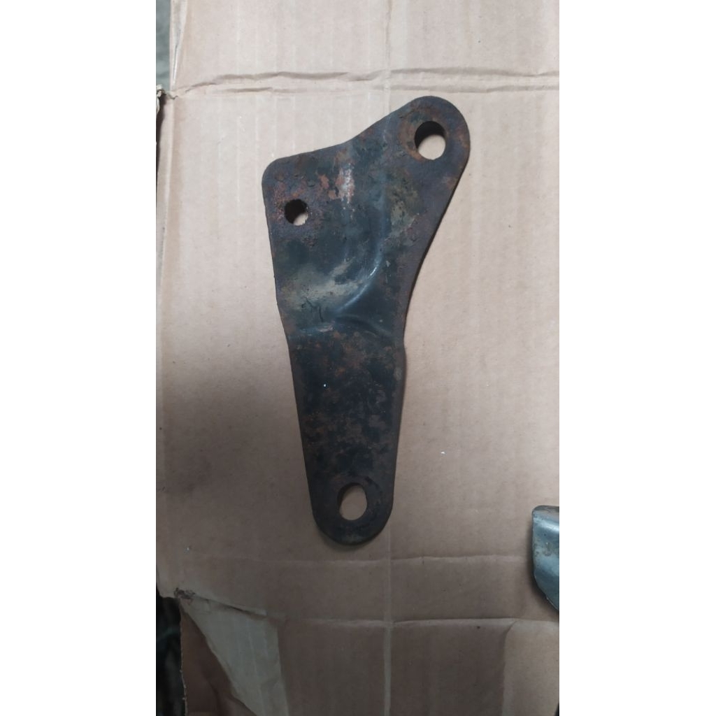 breket dudukan knalpot Jupiter z robot bekas original