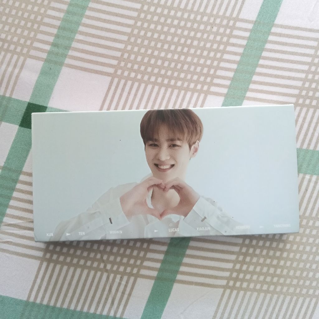 WayV Merchandise Holiday Kun Version Flipbook