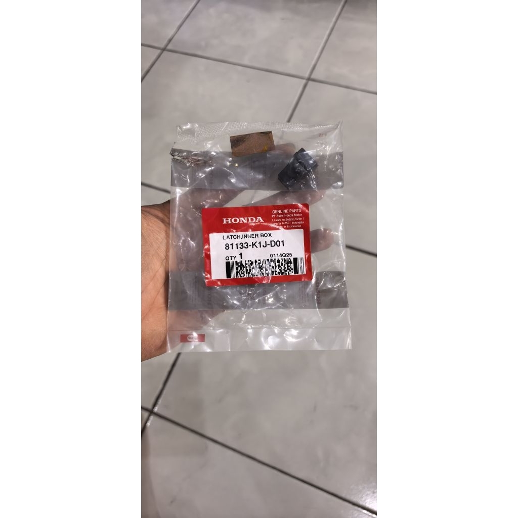 81133K1JD01 Latch, Pengunci Laci Honda PCX 160